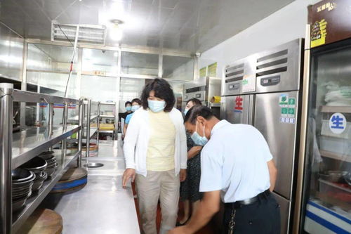 錫林郭勒盟食品安全責(zé)任制落實(shí)工作專項(xiàng)檢查組來我旗開展監(jiān)督檢查工作